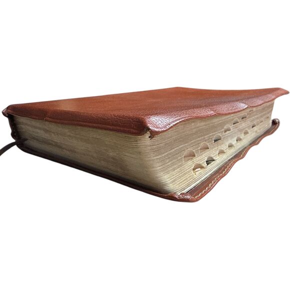 NASB Bible Side-Column Reference Red Letter Indexed Tabs Holman Leather Brown - Picture 2 of 9